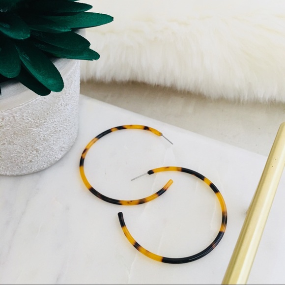 💥 LAST ONE 💥 Large Delicate Tortoise Hoops - Picture 6 of 8